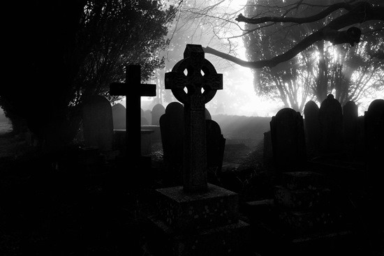 народные приметы кладбище фото