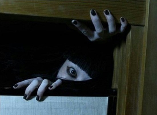 Девушка из щели японская легенда фото