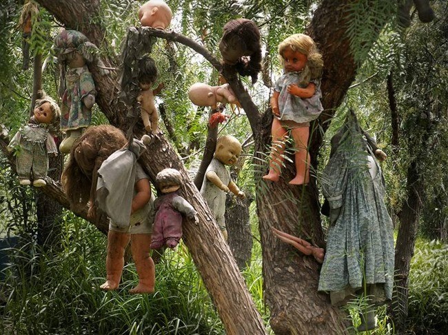 на острове кукол