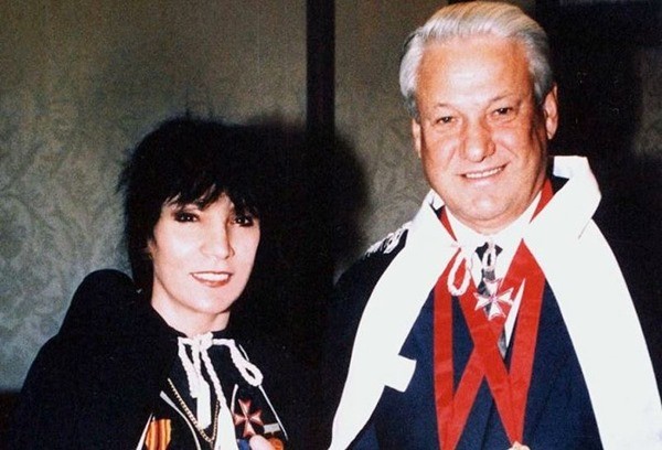 Джуна и Ельцин