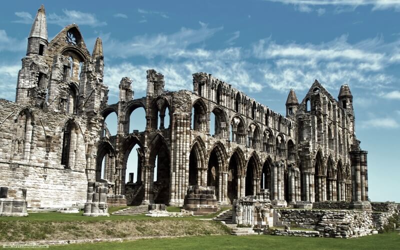 Аббатство Уитби руины