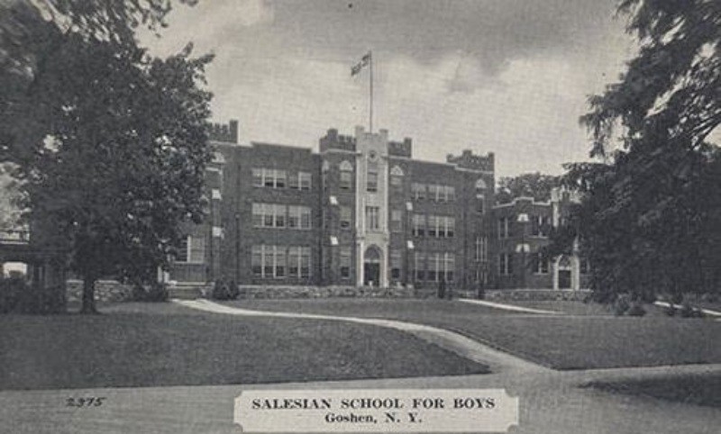 Салезианская католическая школа старое фото