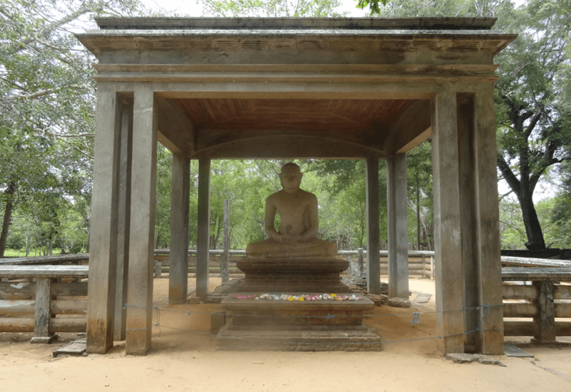 статуя Будды