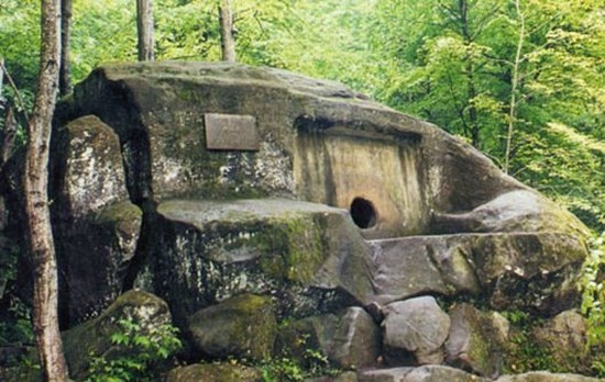 Загадки дольменов