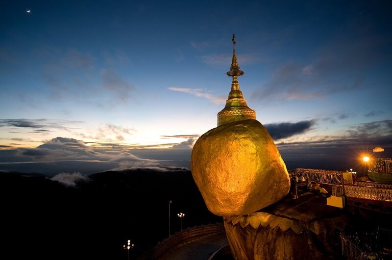 Золотой Камень в Бирме